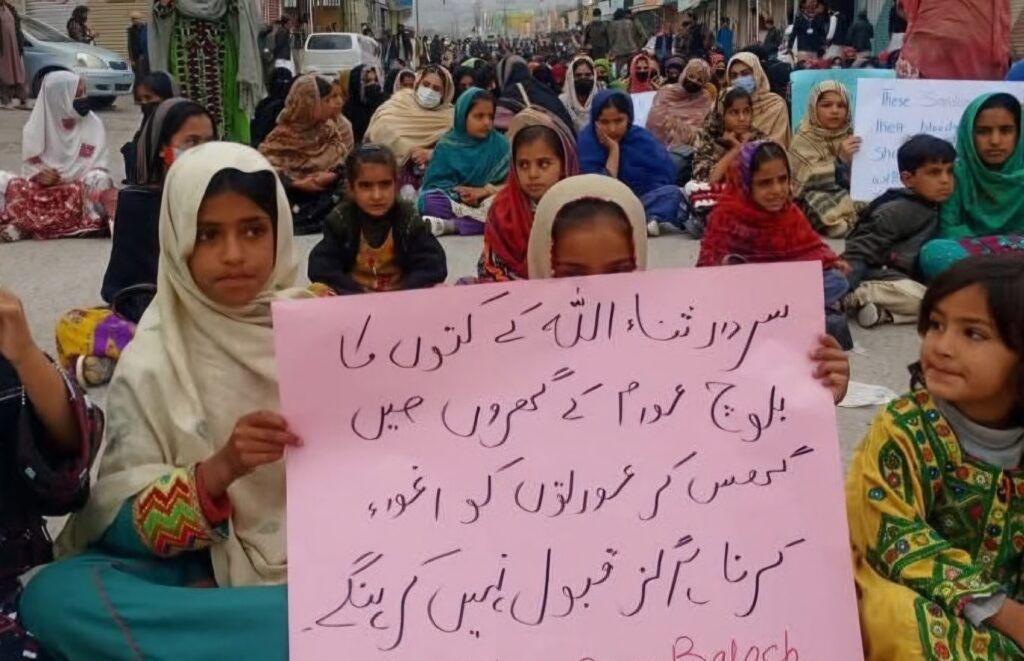 Khuzdar: Highway Blocks for 2nd day and Shutter-down Strike Continues in Khuzdar, Demanding Recovery of kidnapped Girl