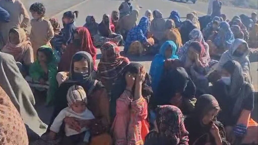 Turbat: Families Once Again Protest Enforced Disappearances of Women, Block CPEC Highway