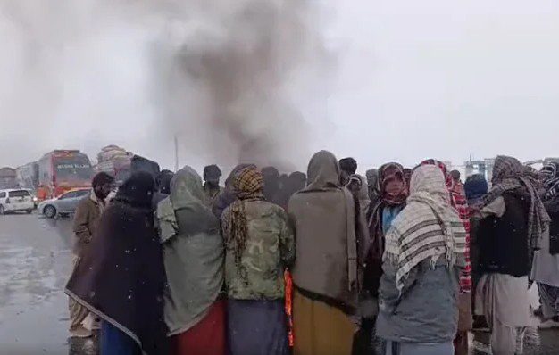 Mastung: Rickshaw driver killed in firing by Pakistani forces, public protests