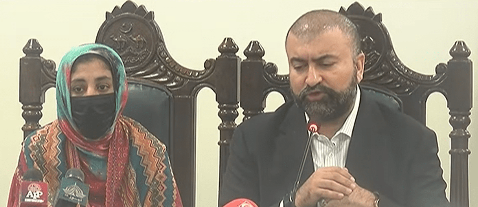 bugti and Hair un nisa press conference