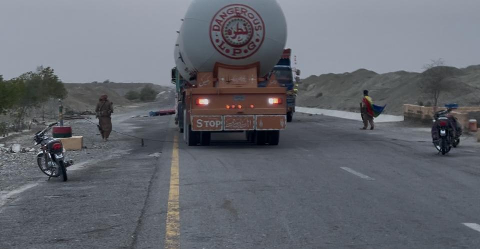 Armed Attacks on Pakistani Forces and Tankers in Mastung and Noshki, Highway Blocked in Khuzdar