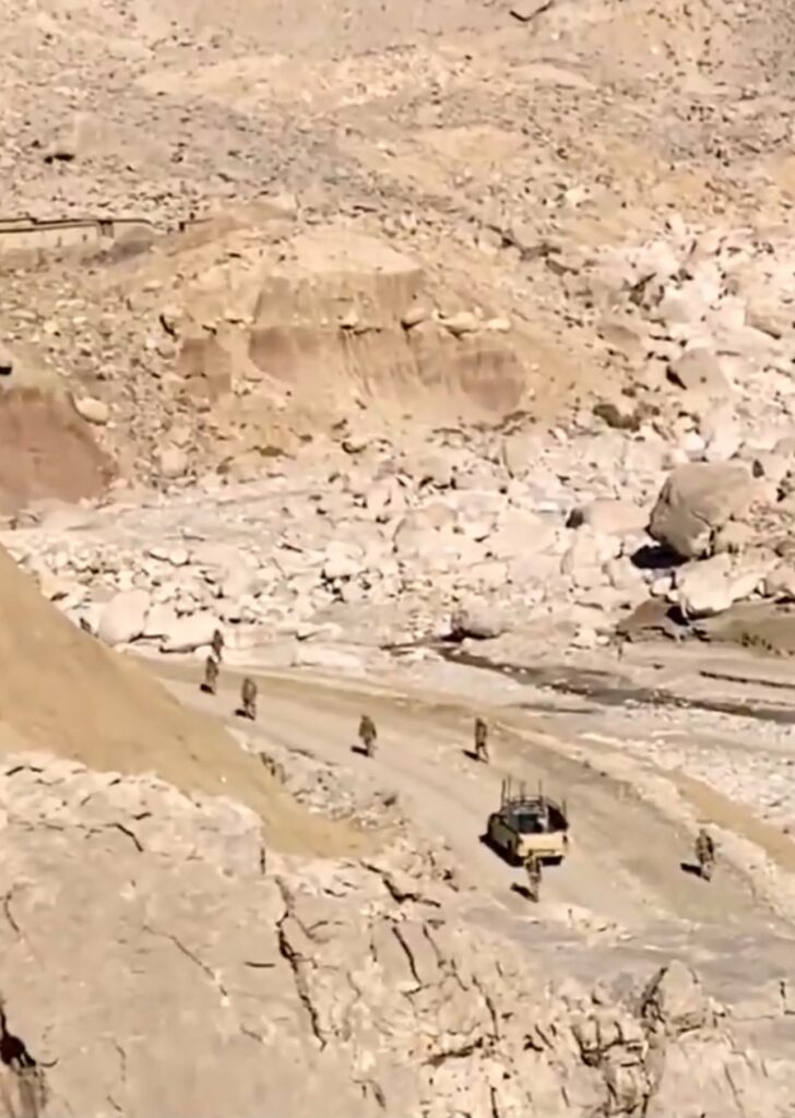 Baloch Fighters Blockade Kharan-Yakmuch CPEC Road; Forces Enter Raskoh Range Amid Reports of Intense Clashes