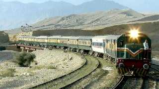 Quetta: Jaffar Express Suspended for a Day; Key Roads Sealed with Containers