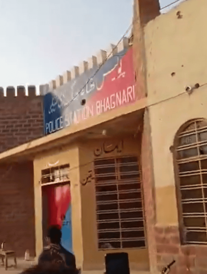 Armed Men Attack Police Stations in Bagh, Set Bank Ablaze as Gunfight Ensues