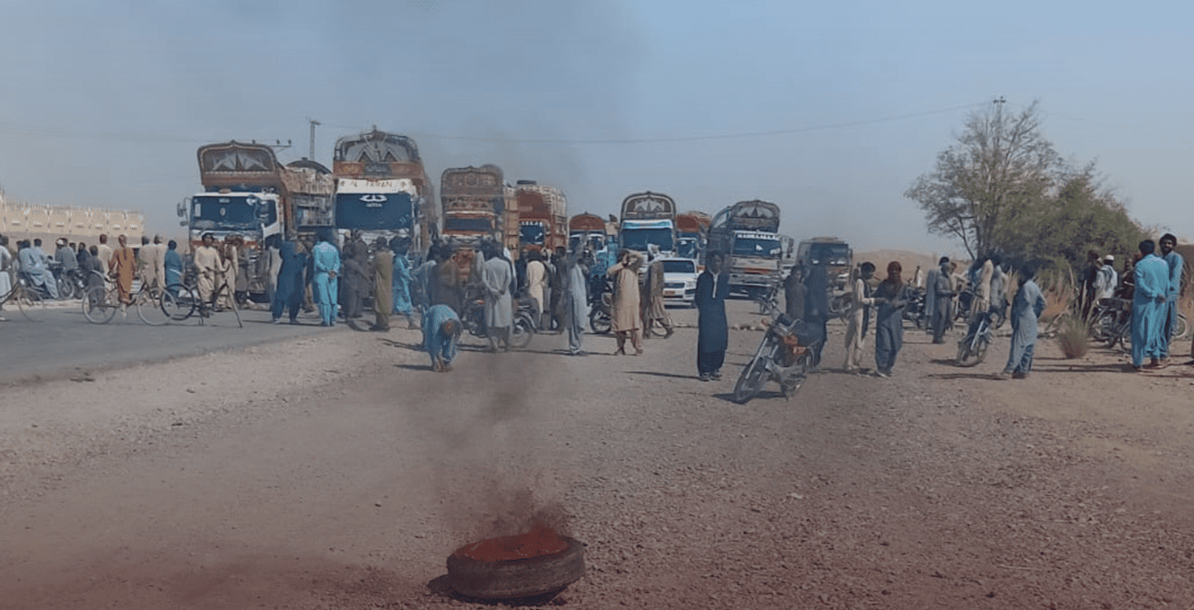 Residents block highway in Surab after reported airstrike damages mosque, homes